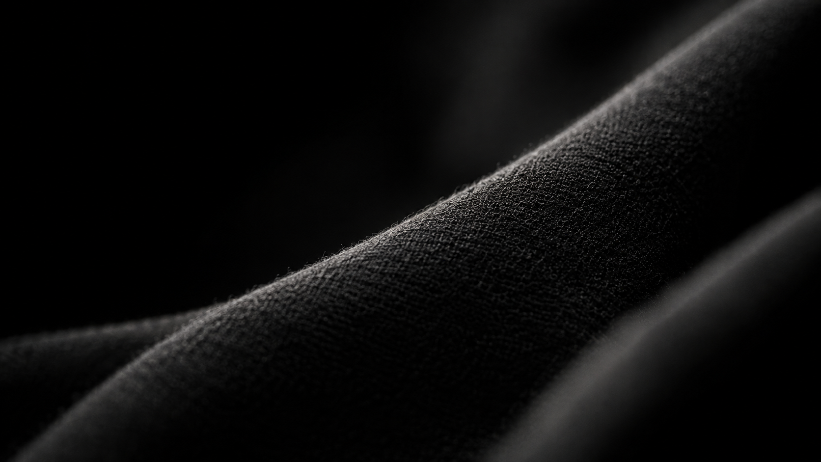 A diffused, low-friction hand-feel designed for all-day wear